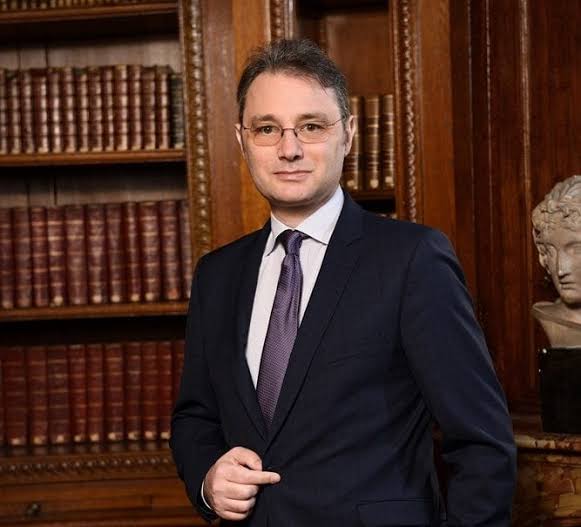 Luca Niculescu, desemnat premier. Urmează negocierile pentru formarea unei majorități în Parlament